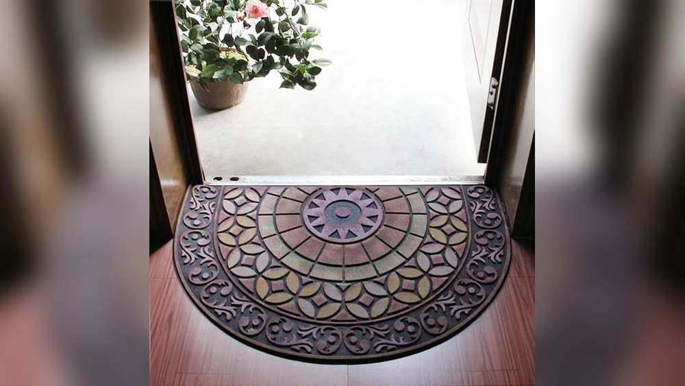 How to Clean Non Slip Shoes : Easy Tips for Spotless Footwear