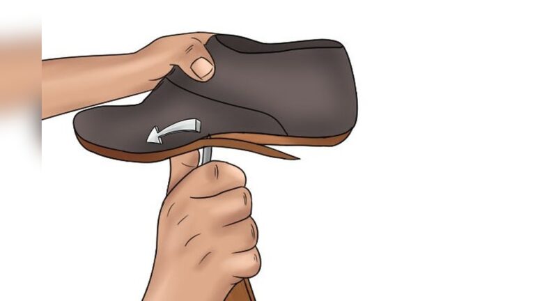 How to Cut Soles of Shoes
